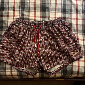 Vibrant Zigzag Women's Athletic Shorts